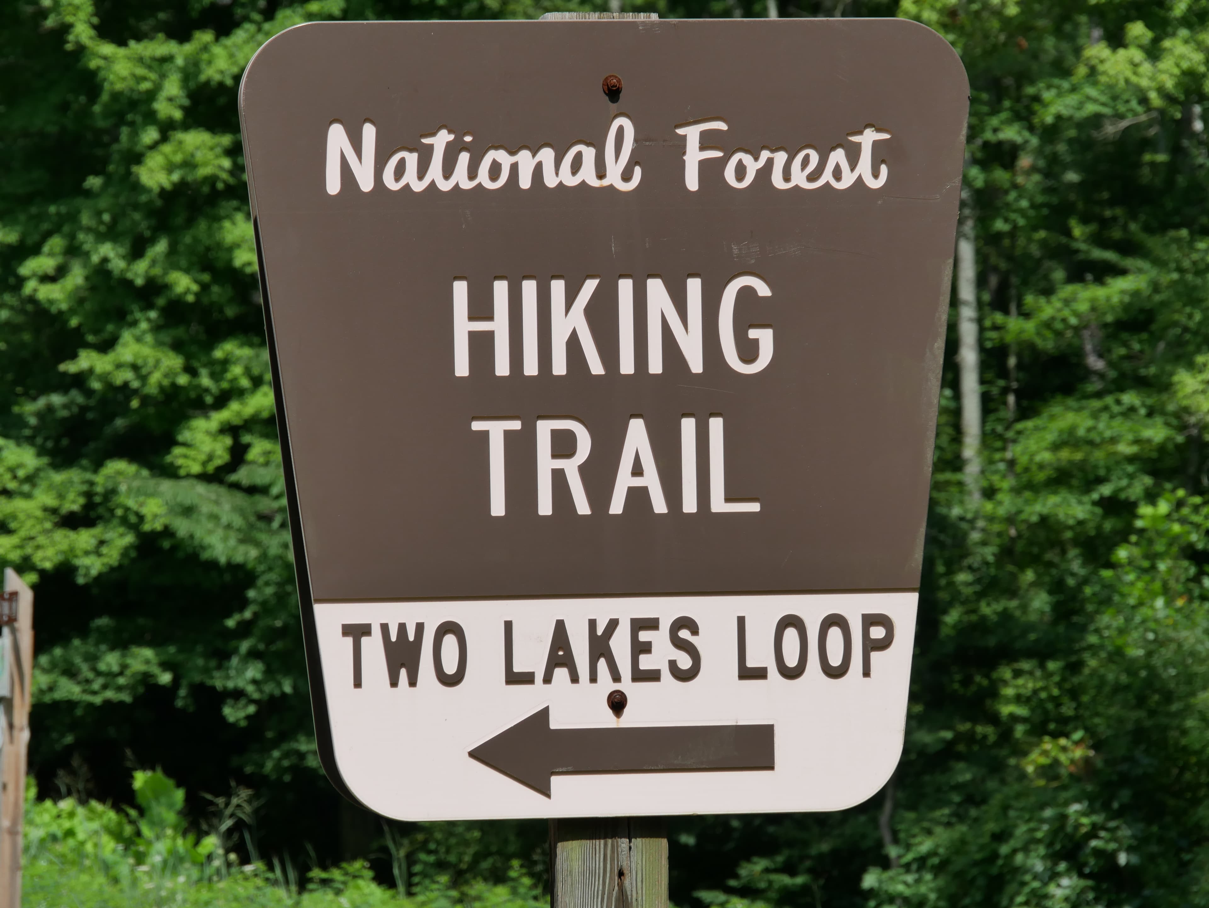 Two Lakes Loop trail sign